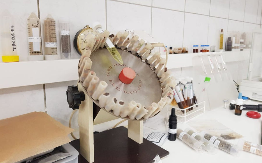 Equipamento de análise no laboratório Formula Swiss