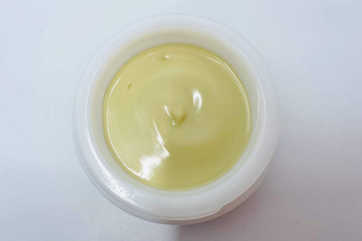 Fórmula Suíça AG CBD creme e bálsamos